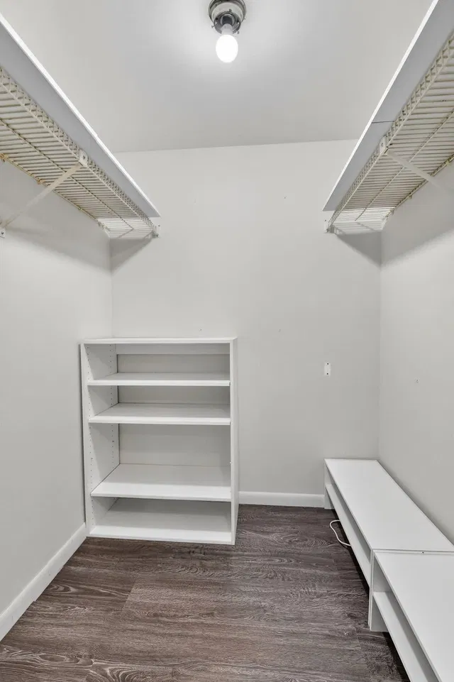 Unit 220 photo 29