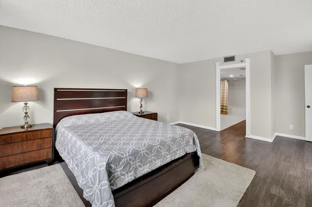 Unit 220 photo 33