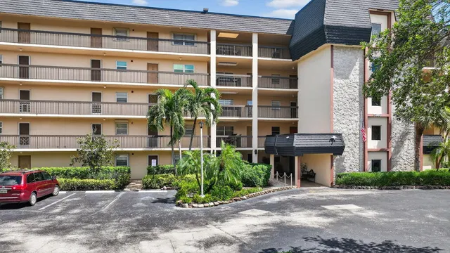 Unit 220 photo 40