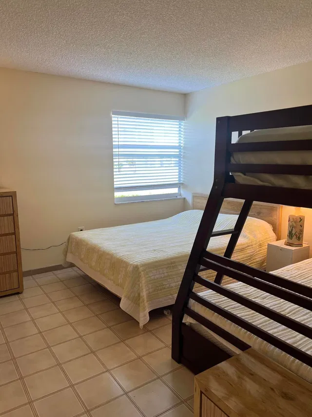 Unit 95 photo 15