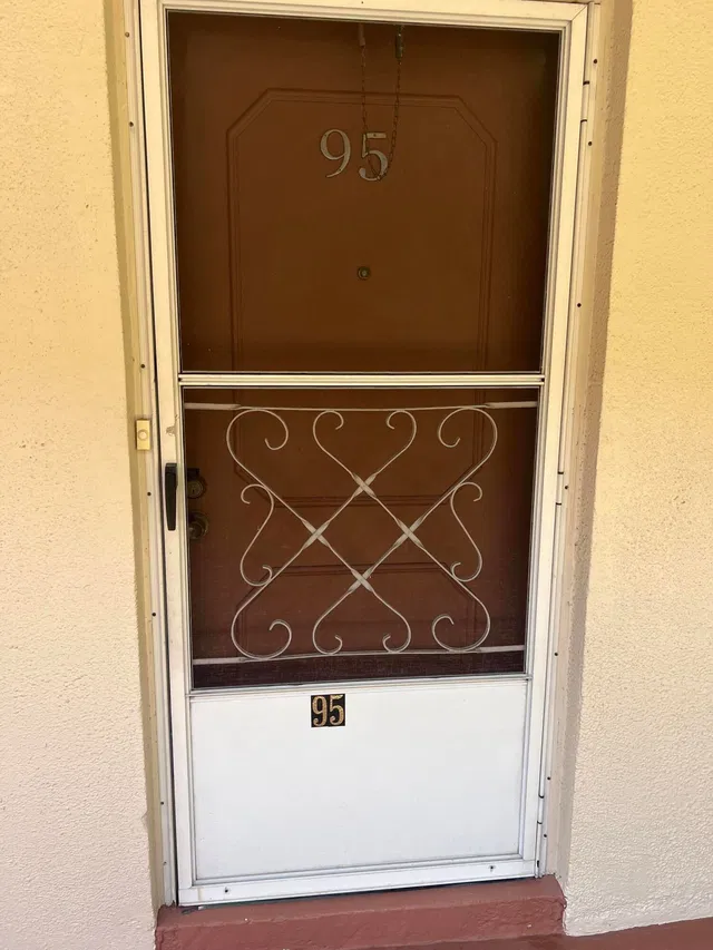 Unit 95 photo 23