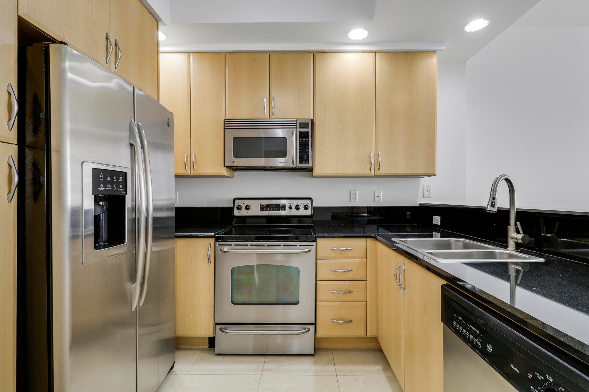 One City Plaza Unit 1523 photo 2