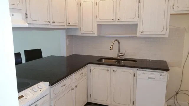 Unit 202 photo 11