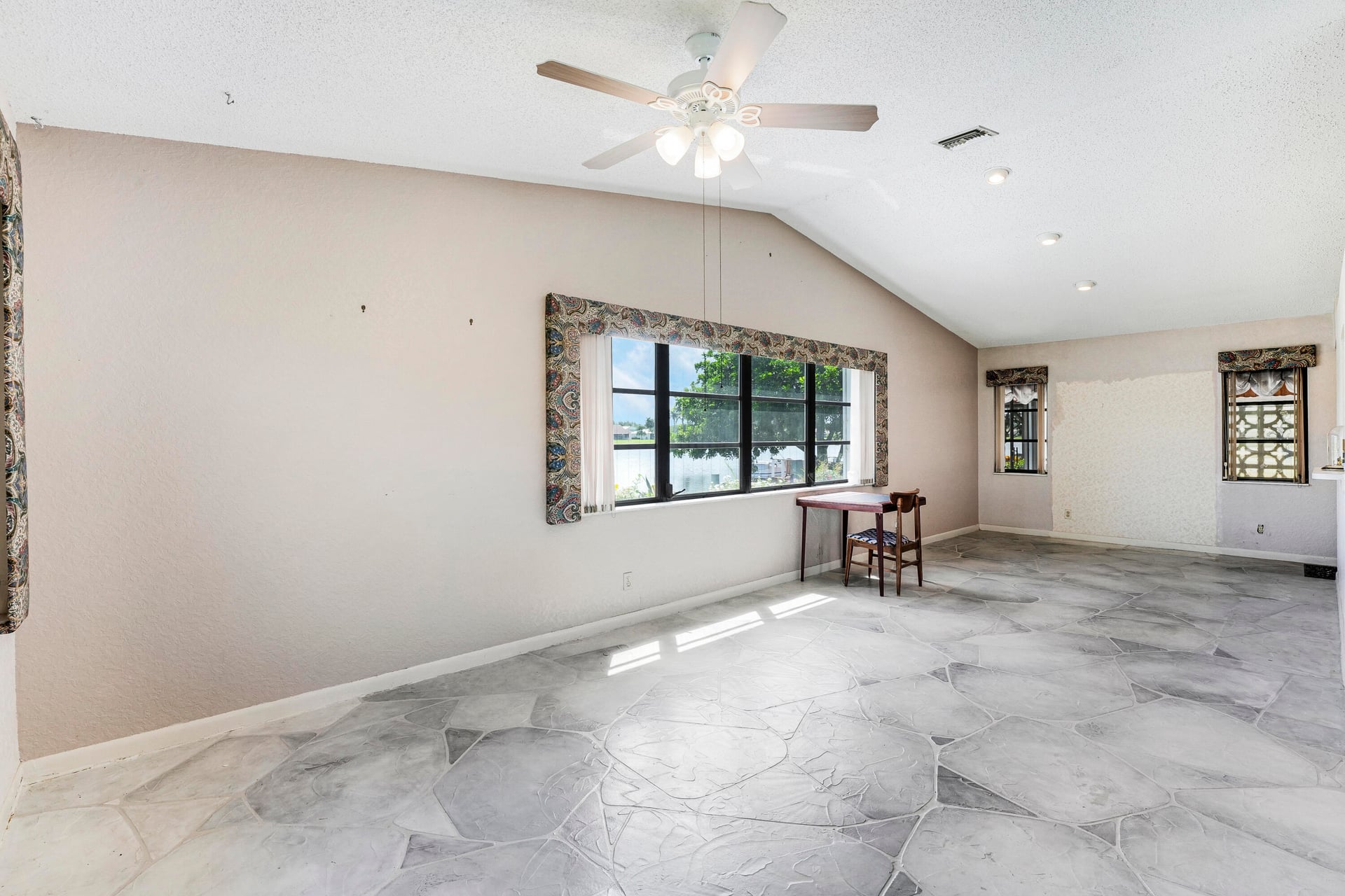  Residence photo 14