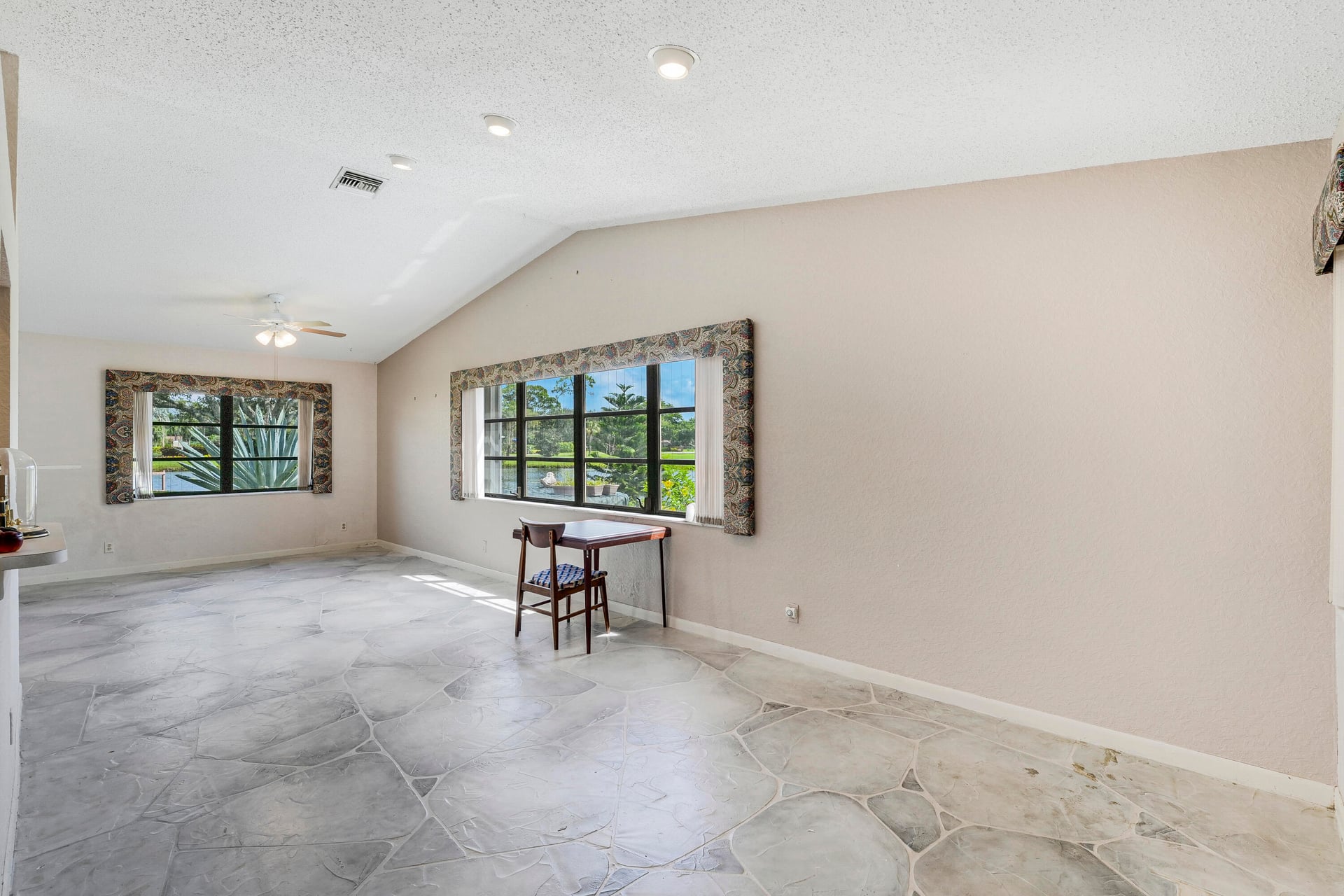  Residence photo 15