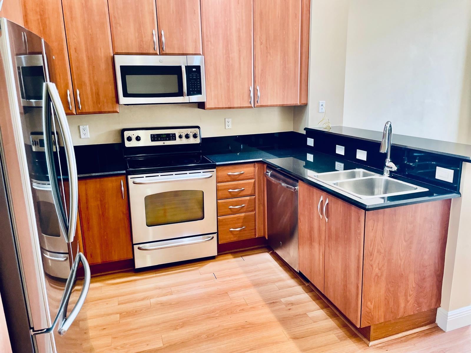 One City Plaza Unit 409 photo 2