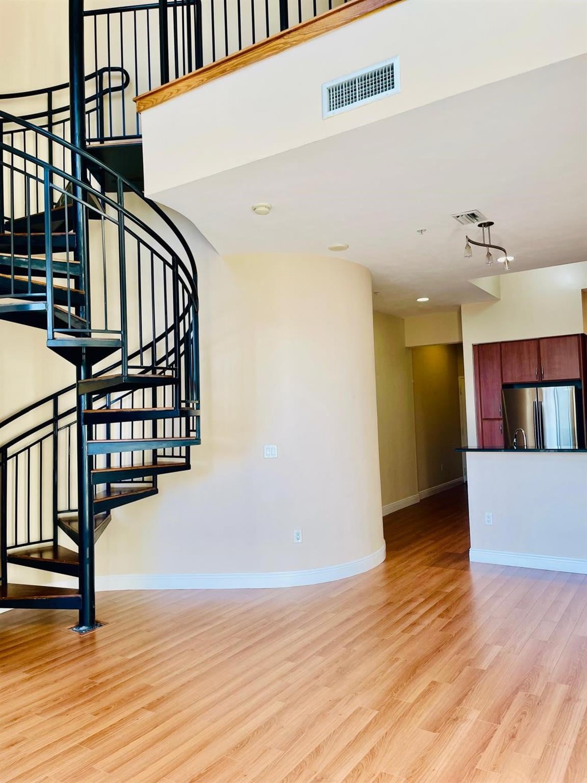 One City Plaza Unit 409 photo 8
