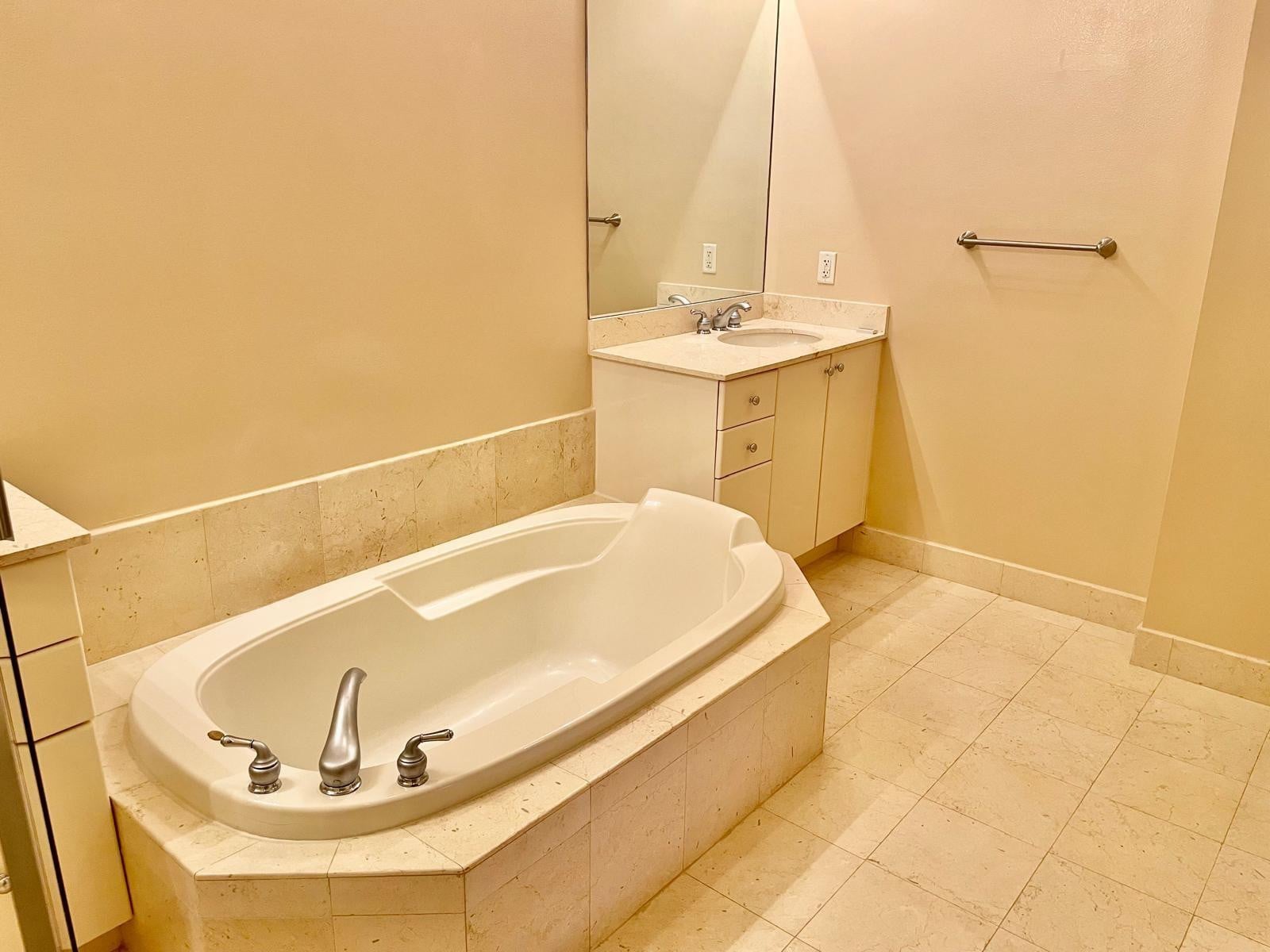 One City Plaza Unit 409 photo 15