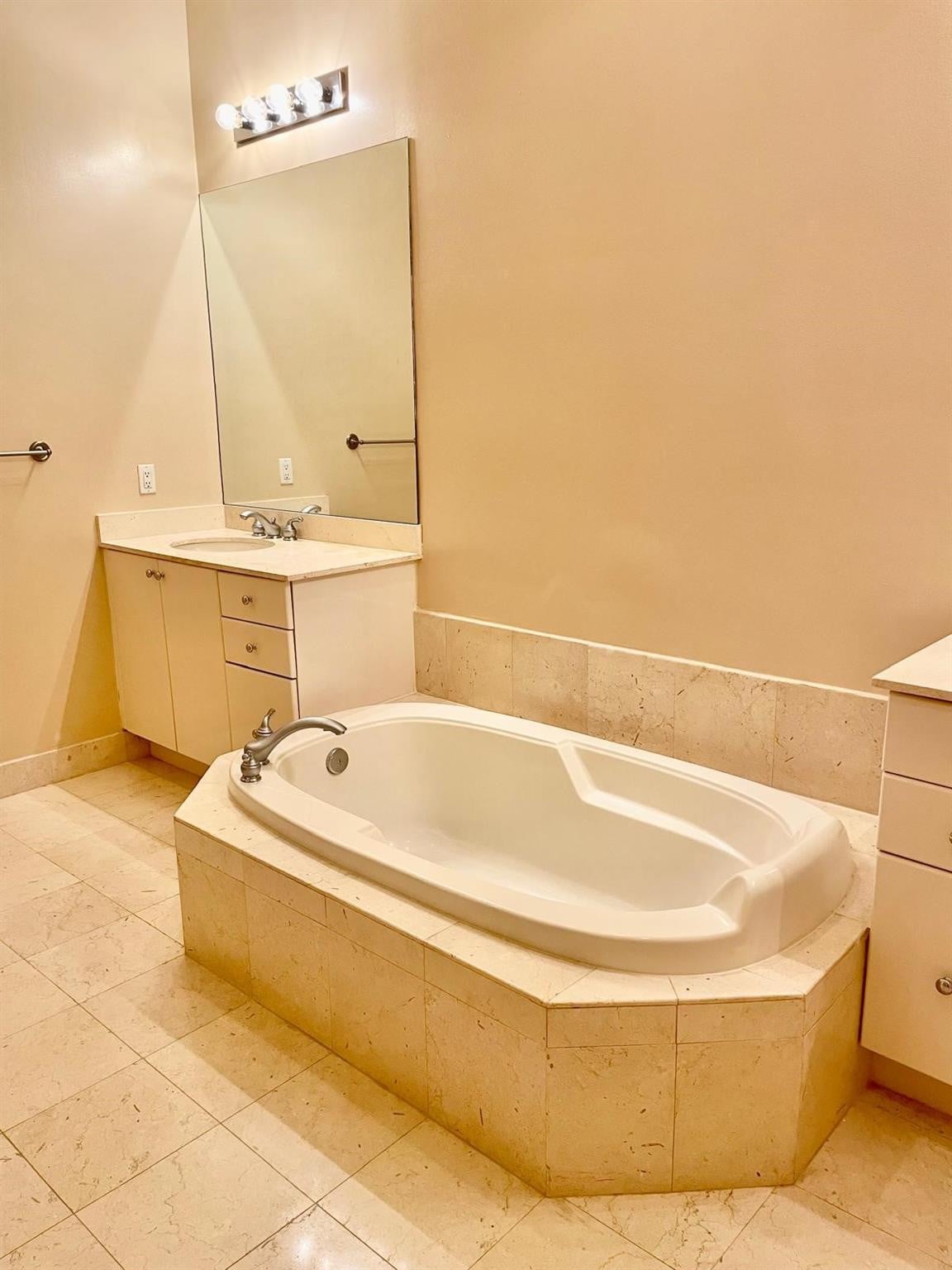 One City Plaza Unit 409 photo 16