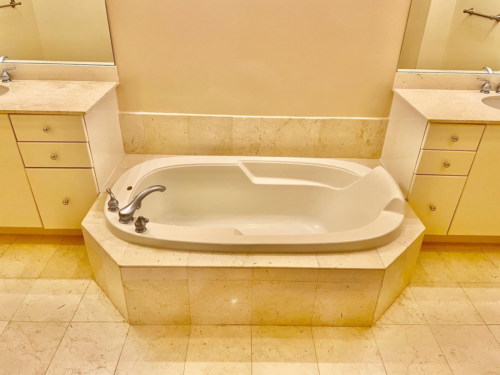 One City Plaza Unit 409 photo 17
