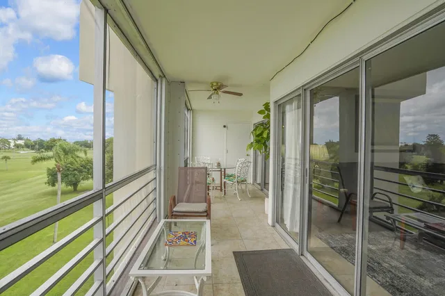 Unit 503 photo 27