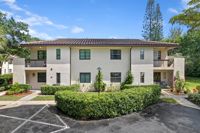Boca Lago Country Club Homes Unit 32b photo 2