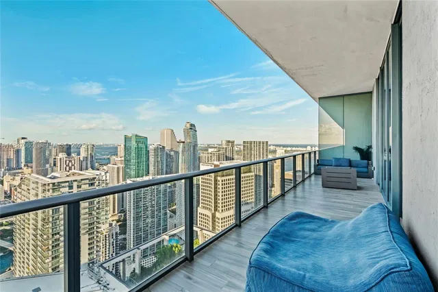 SLS Lux Brickell PH5704