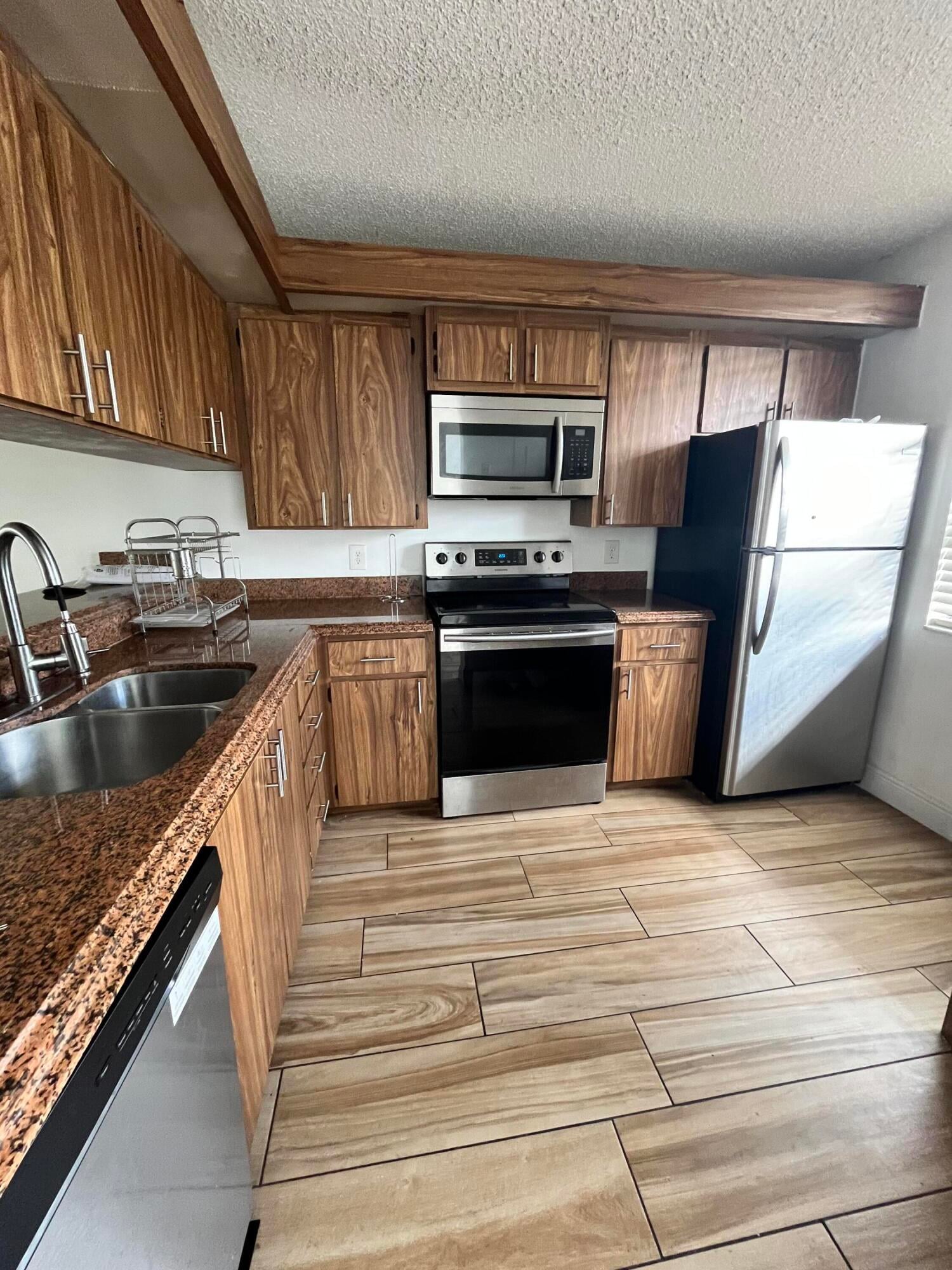  Unit 305 photo 12