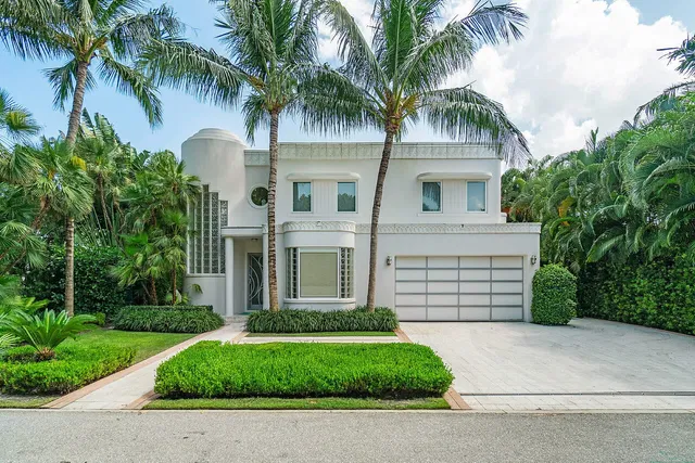 216 Colonial Lane