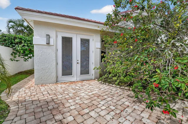 Residence photo 51