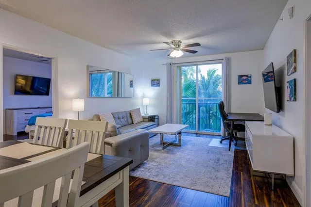 Courtyards in Cityplace Unit 402 photo 2