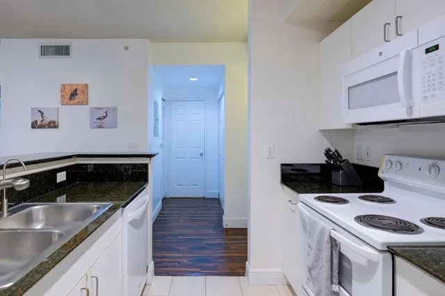 Courtyards in Cityplace Unit 402 photo 12