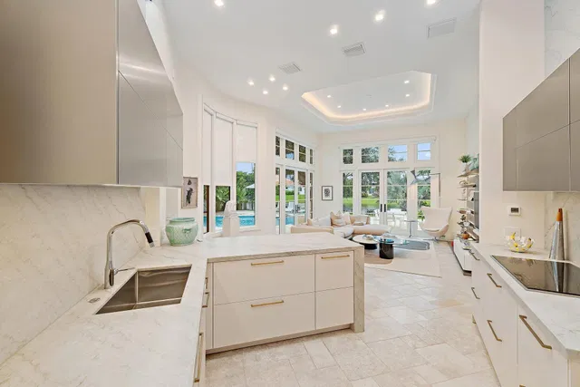 Frenchman's Creek Residence photo 15