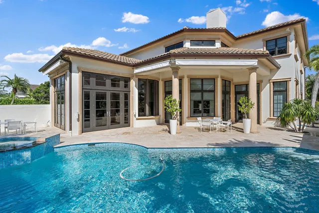Frenchman's Creek Residence photo 39