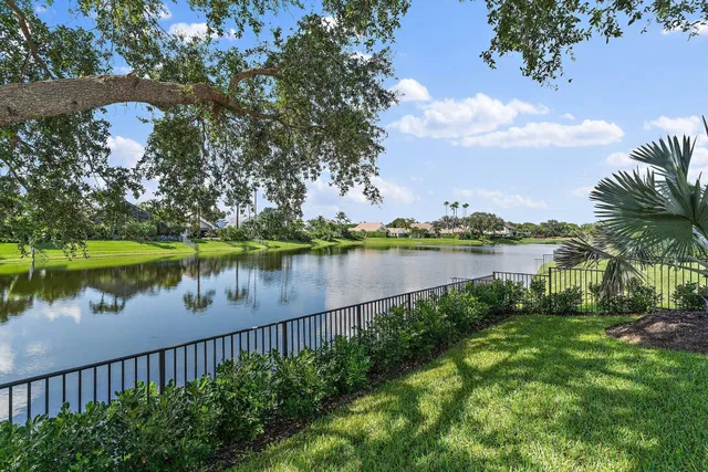 Frenchman's Creek Residence photo 46