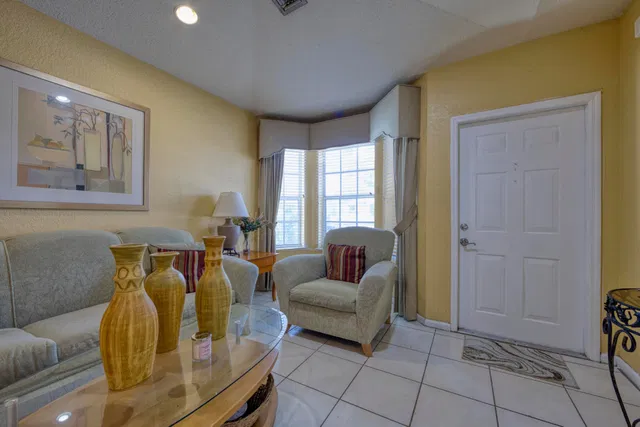 Residence photo 4