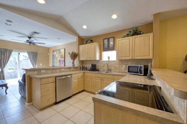 Residence photo 6