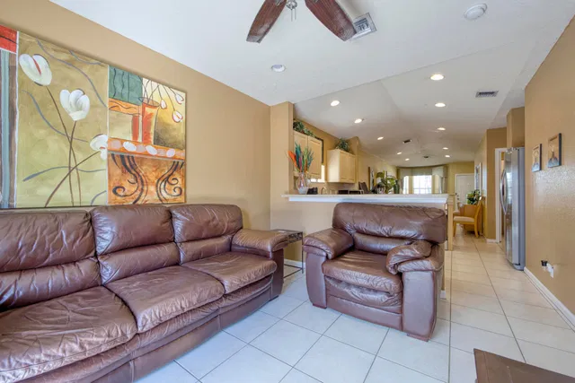 Residence photo 9