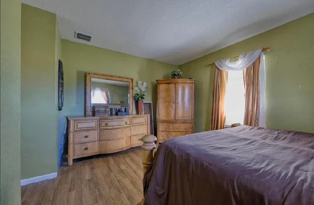Residence photo 12