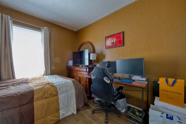 Residence photo 14
