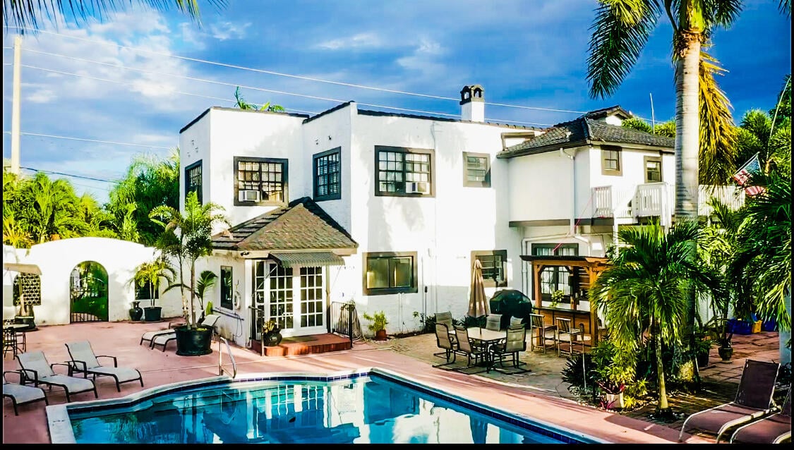 Residence photo 2
