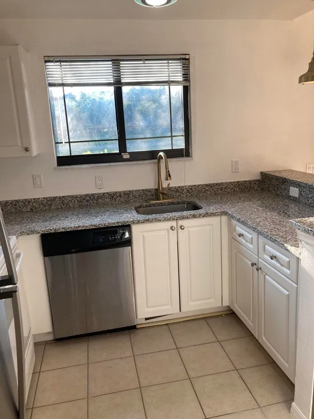 Unit 106 photo 15