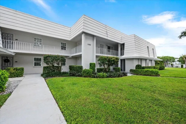 Singer Island Unit 137 photo 4