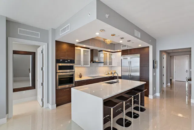 Water Club North Palm Beach Unit 1704 photo 4
