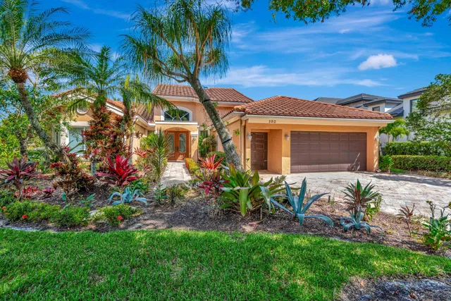 Admirals Cove Residence photo 2