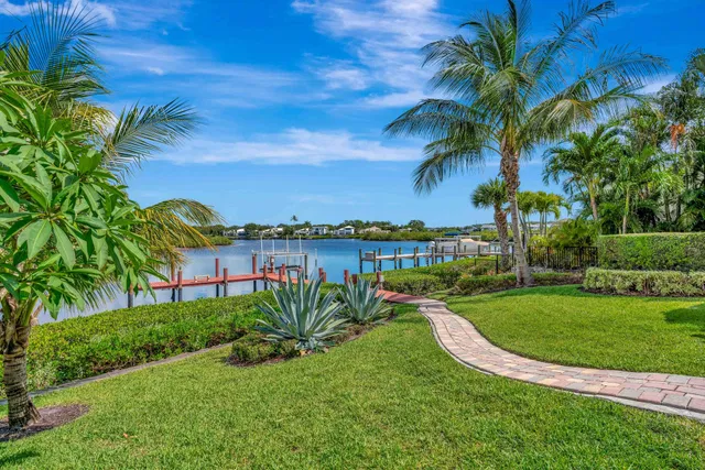 Admirals Cove Residence photo 3