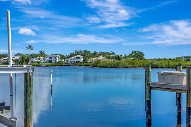 Admirals Cove Residence photo 6