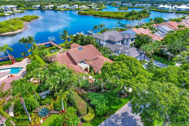 Admirals Cove Residence photo 8