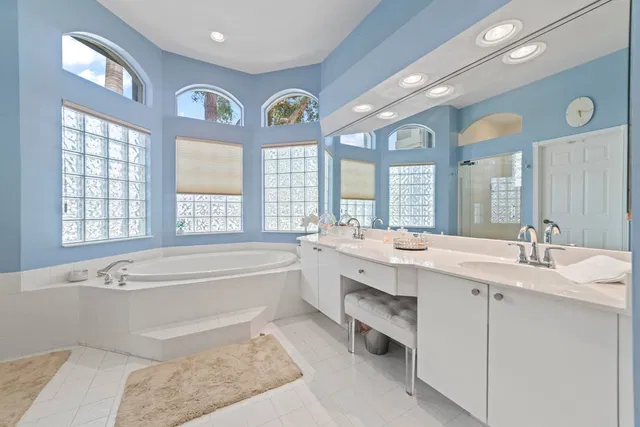 Boca Isles Residence photo 23