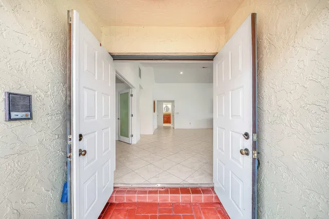 Residence photo 2