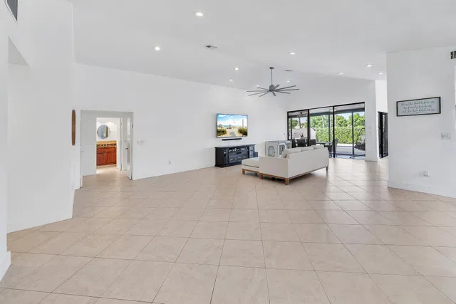 Residence photo 3