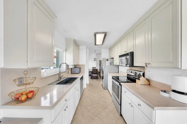 Residence photo 4