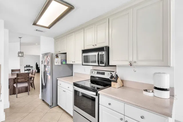 Residence photo 6