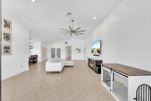 Residence photo 14