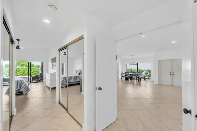 Residence photo 24