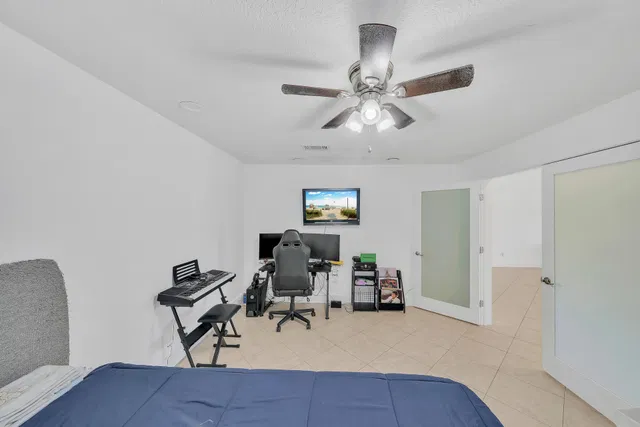 Residence photo 38