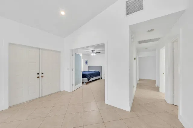 Residence photo 48