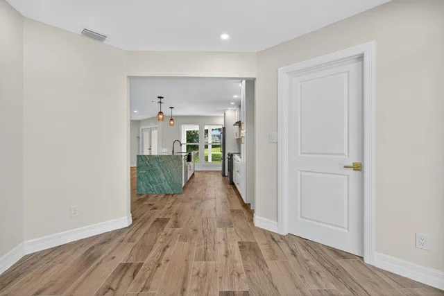 Rocky Point Residence photo 9
