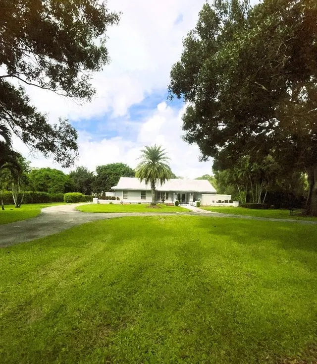 Paddock Park Residence photo 2
