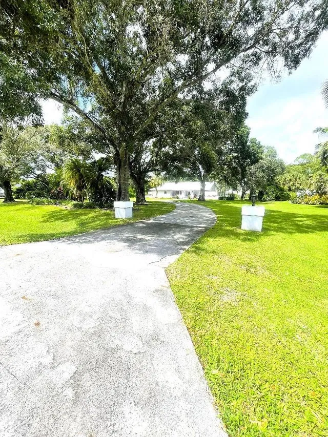 Paddock Park Residence photo 3